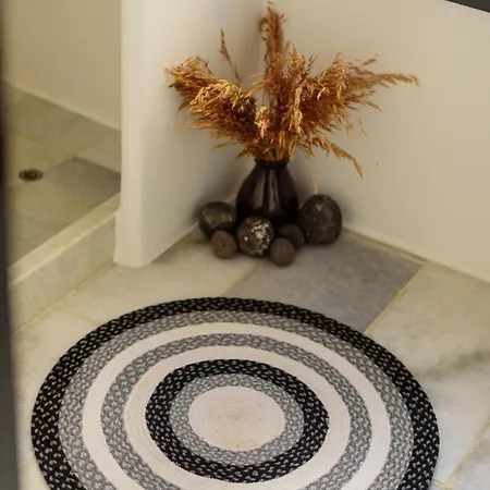 Firalia, Casa In Rock 호텔 *