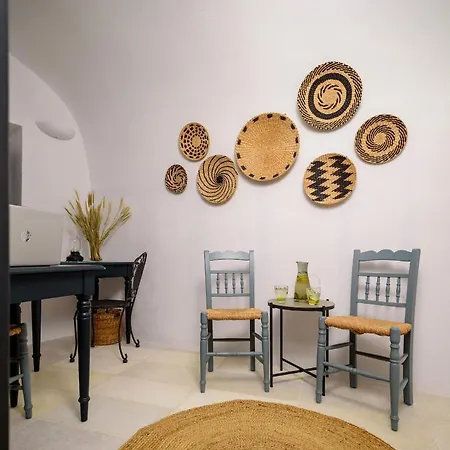 Hotel Firalia, Casa In Rock Suites *