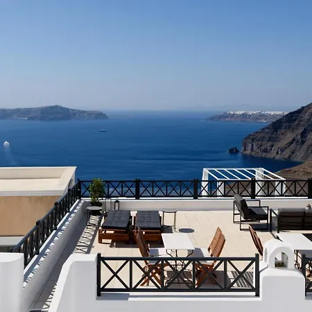 Firalia, Casa In Rock Suites *