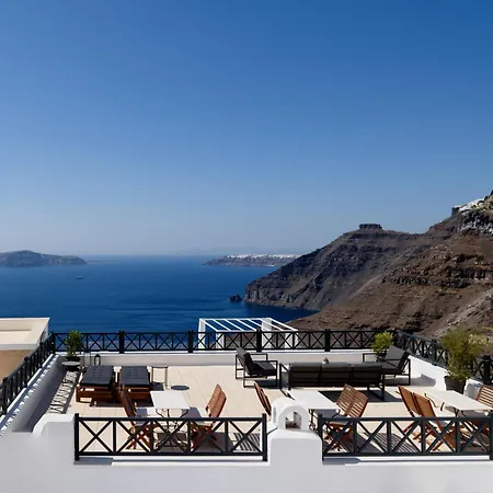 Firalia, Casa In Rock Suites