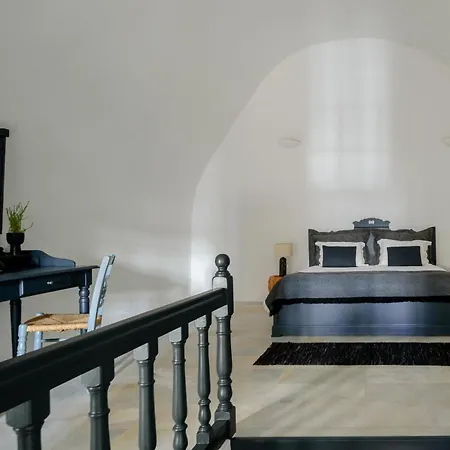 Hotel Firalia, Casa In Rock Suites *
