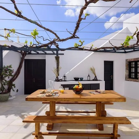 Firalia, Casa In Rock Szálloda *