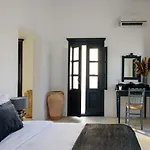 Firalia, Casa In Rock