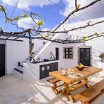 Ξενοδοχείο Firalia, Casa In Rock Φηρά