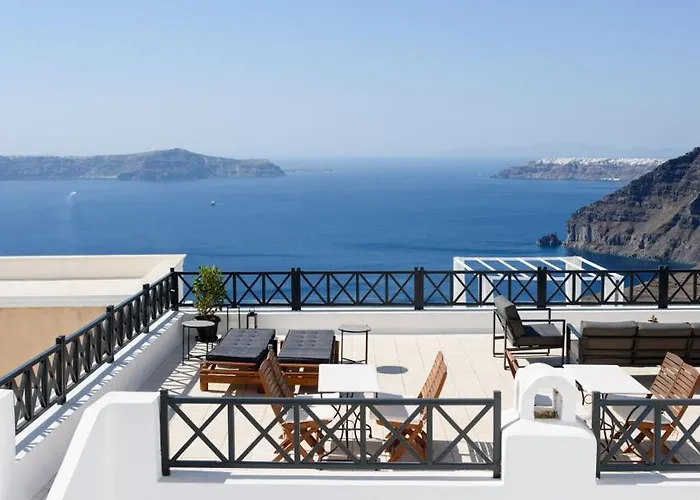 Firalia, Casa In Rock Hotel