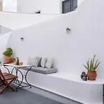 Firalia, Casa In Rock Hotel