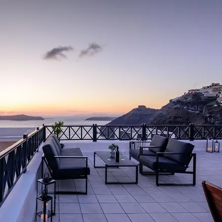 Firalia, Casa In Rock فندق ثيرا