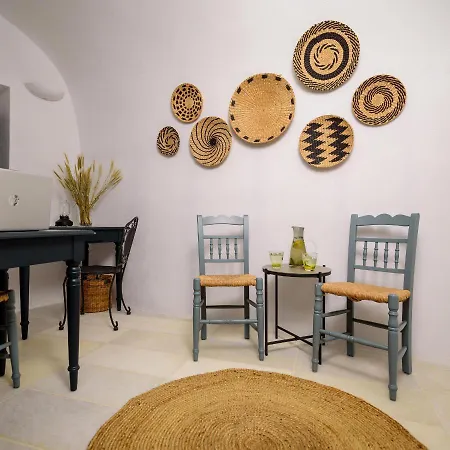 Firalia, Casa In Rock סנטוריני