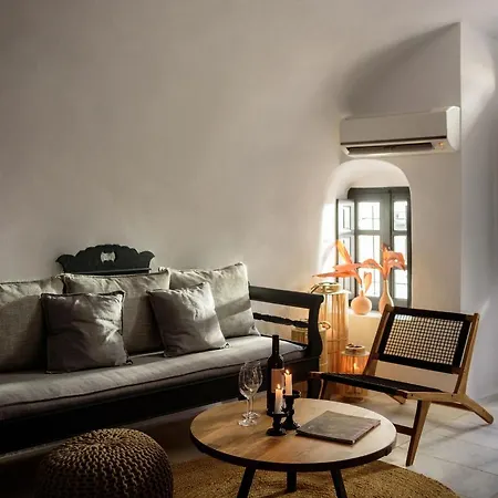 Firalia, Casa In Rock מלון סנטוריני