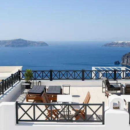 Firalia, Casa In Rock Suites Hotel