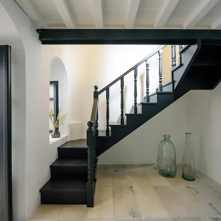 Firalia, Casa In Rock מלון סנטוריני