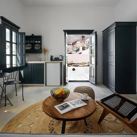 Firalia, Casa In Rock סנטוריני