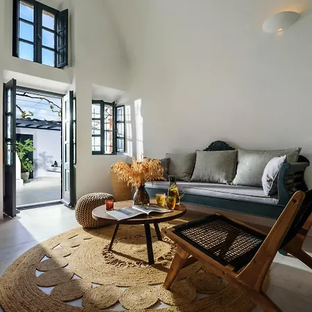 Firalia, Casa In Rock סנטוריני