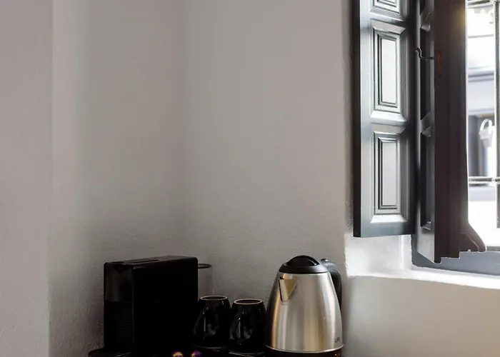 Firalia, Casa In Rock 酒店 *